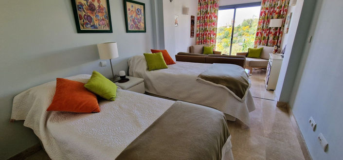 Image No.18-3 Bed Townhouse for sale