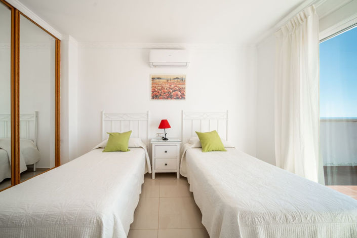 Image No.25-4 Bed Villa for sale