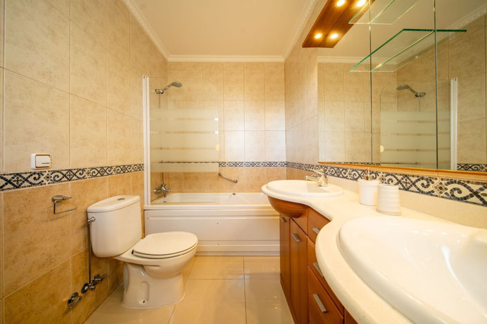 Image No.28-4 Bed Villa for sale