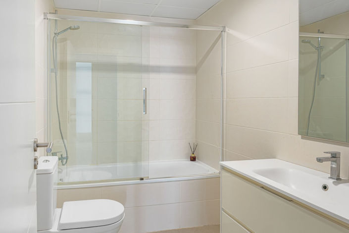 Image No.20-3 Bed Apartment for sale