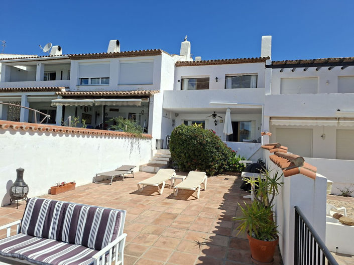 Image No.26-3 Bed Townhouse for sale