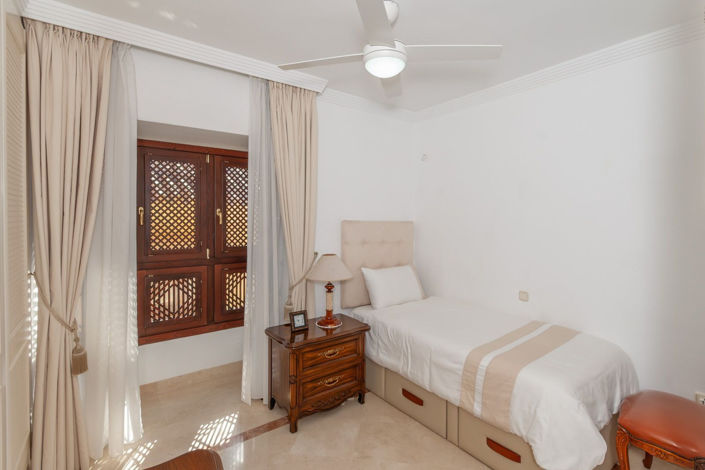 Image No.13-4 Bed Townhouse for sale
