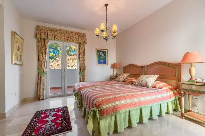 Image No.14-3 Bed Townhouse for sale
