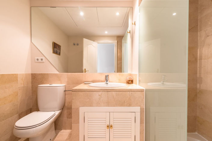 Image No.18-3 Bed Townhouse for sale