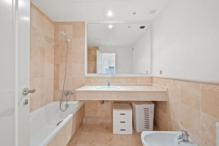 Image No.21-2 Bed Apartment for sale