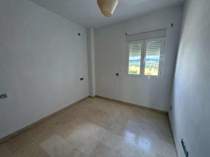 Image No.14-3 Bed Apartment for sale