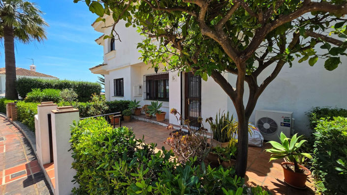 Image No.21-3 Bed Townhouse for sale
