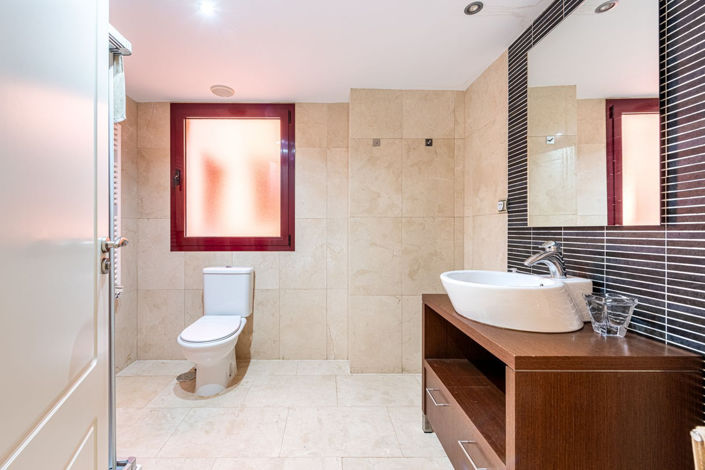 Image No.17-3 Bed Apartment for sale