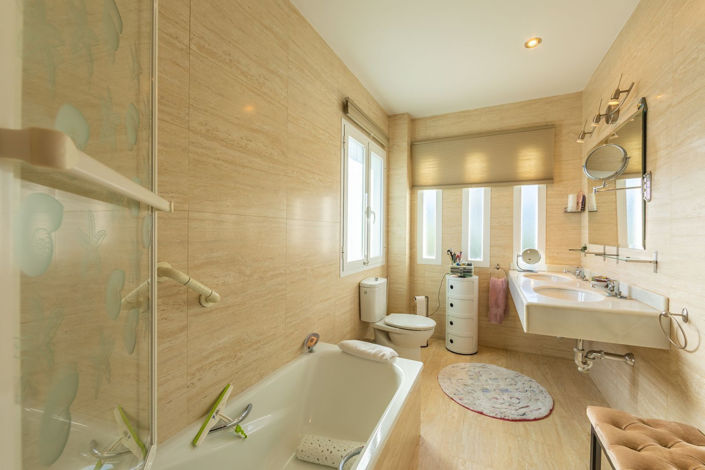 Image No.29-3 Bed Villa for sale