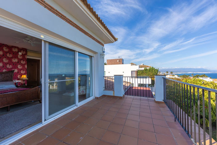 Image No.30-3 Bed Villa for sale