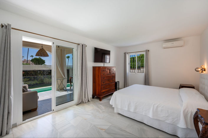 Image No.18-5 Bed Villa for sale