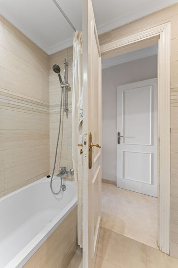 Image No.19-2 Bed Apartment for sale