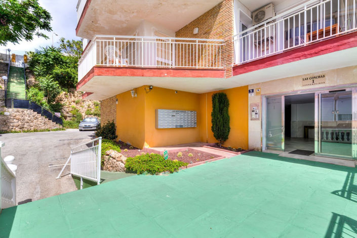 Image No.20-2 Bed Apartment for sale