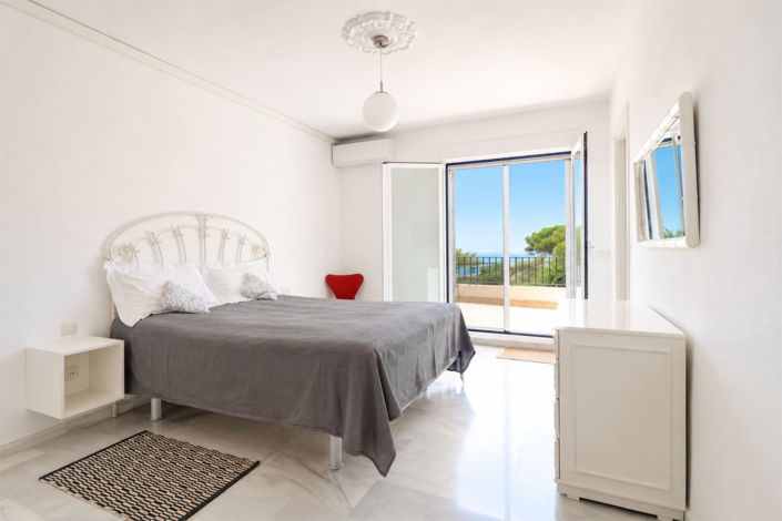 Image No.17-3 Bed Townhouse for sale