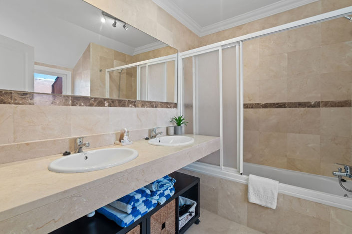 Image No.15-3 Bed Apartment for sale