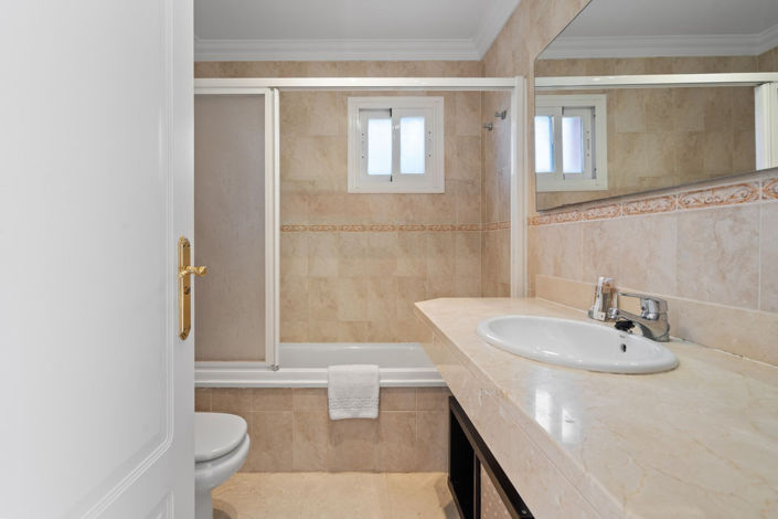 Image No.17-3 Bed Apartment for sale