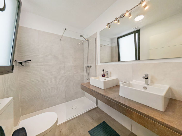Image No.18-3 Bed Apartment for sale
