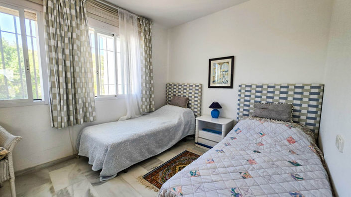Image No.13-3 Bed Townhouse for sale