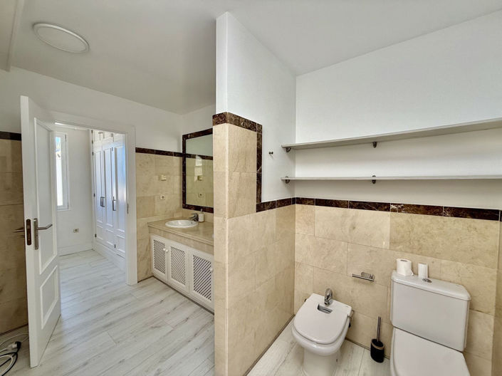 Image No.29-3 Bed Apartment for sale