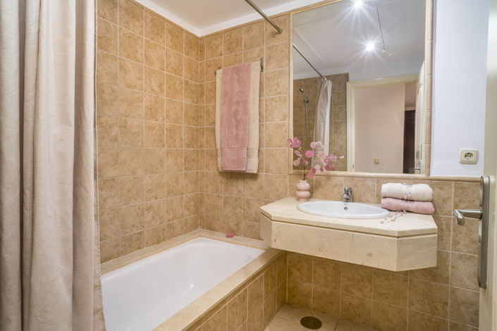 Image No.23-2 Bed Apartment for sale