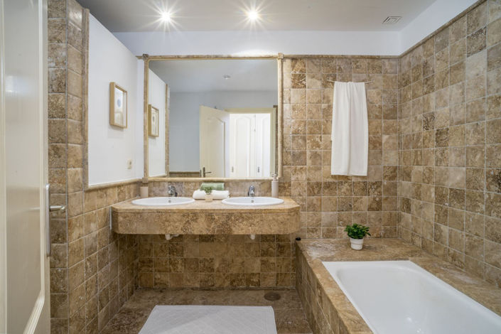 Image No.24-2 Bed Apartment for sale