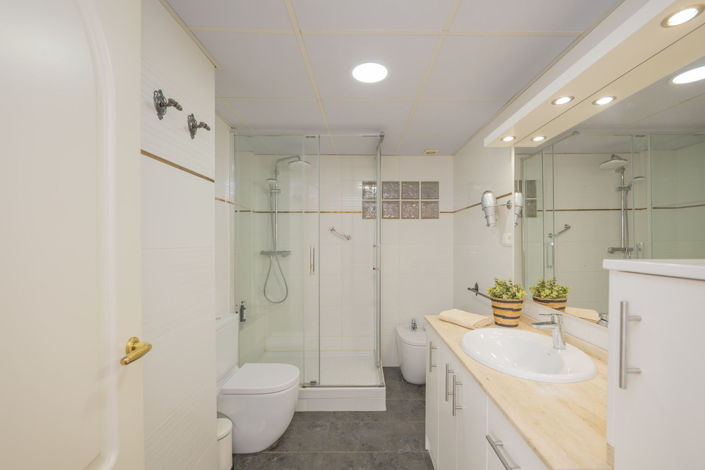 Image No.20-2 Bed Apartment for sale