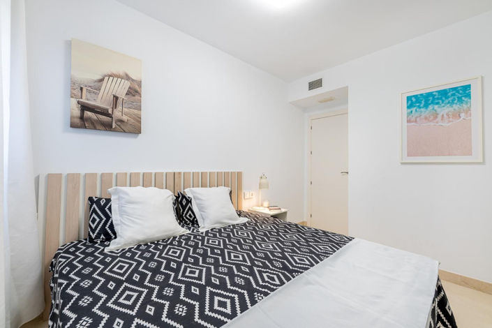 Image No.25-2 Bed Apartment for sale