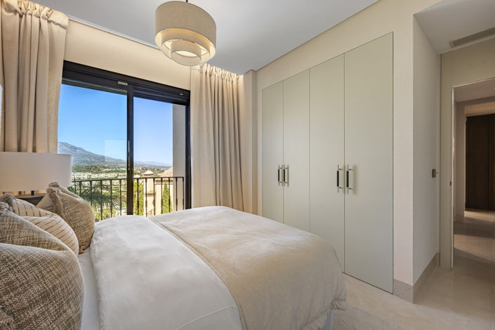 Image No.21-3 Bed Apartment for sale