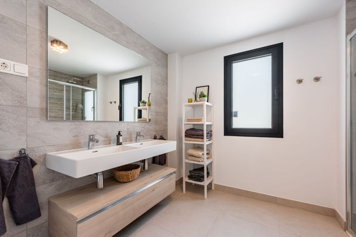 Image No.16-4 Bed Apartment for sale
