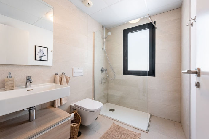 Image No.17-4 Bed Apartment for sale