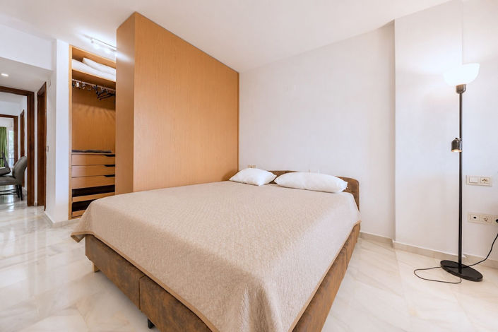 Image No.19-5 Bed Apartment for sale