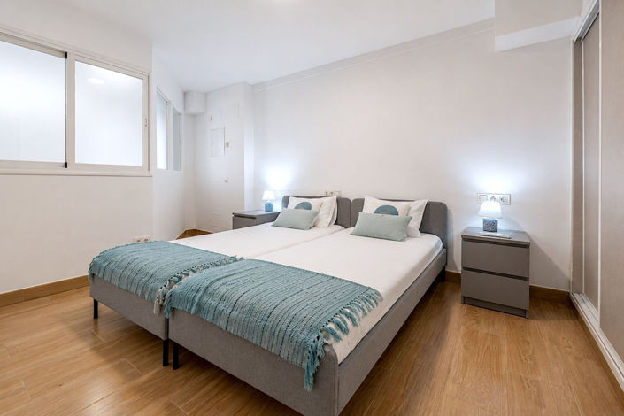 Image No.21-5 Bed Apartment for sale