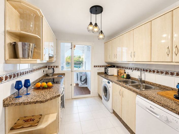 Image No.8-2 Bed Apartment for sale