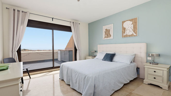 Image No.18-3 Bed Apartment for sale