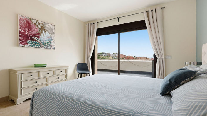 Image No.20-3 Bed Apartment for sale