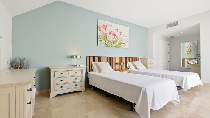 Image No.21-3 Bed Apartment for sale