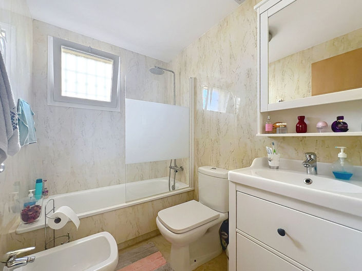 Image No.18-2 Bed Apartment for sale