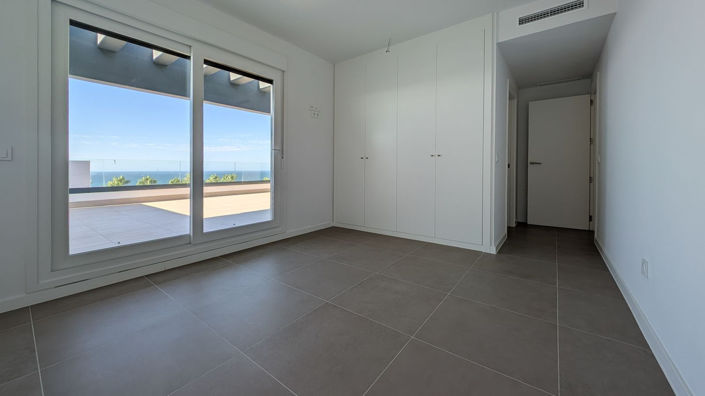 Image No.10-3 Bed Apartment for sale