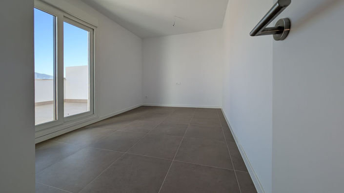 Image No.11-3 Bed Apartment for sale
