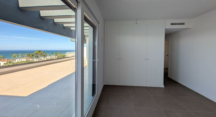 Image No.8-3 Bed Apartment for sale