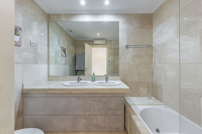 Image No.27-2 Bed Apartment for sale