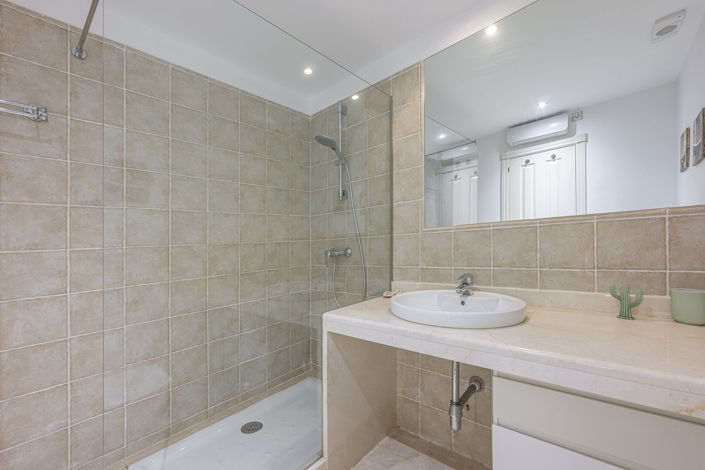 Image No.29-2 Bed Apartment for sale