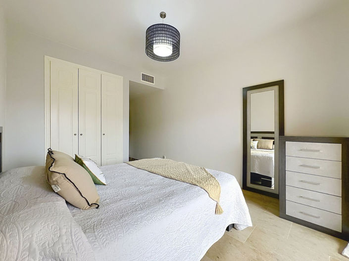 Image No.10-2 Bed Apartment for sale