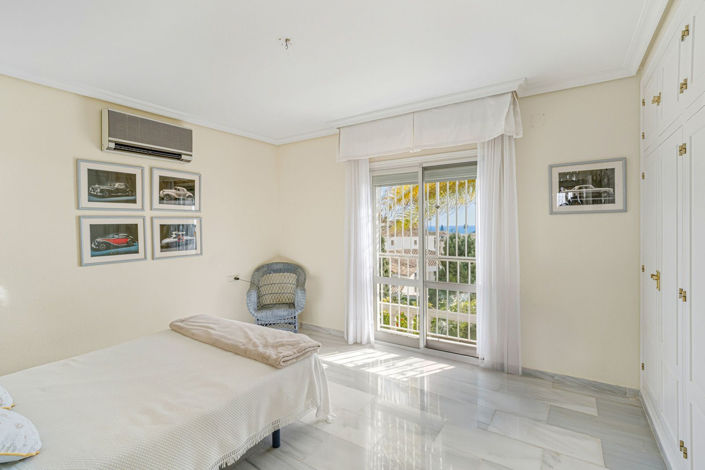 Image No.17-3 Bed Villa for sale