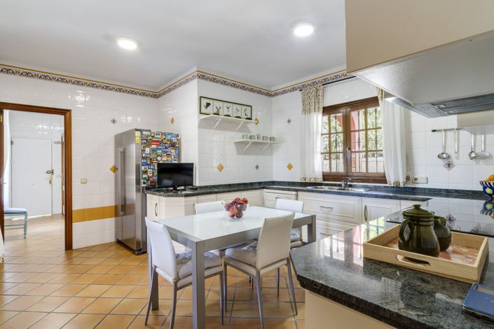 Image No.15-5 Bed Villa for sale