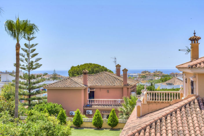 Image No.2-5 Bed Villa for sale