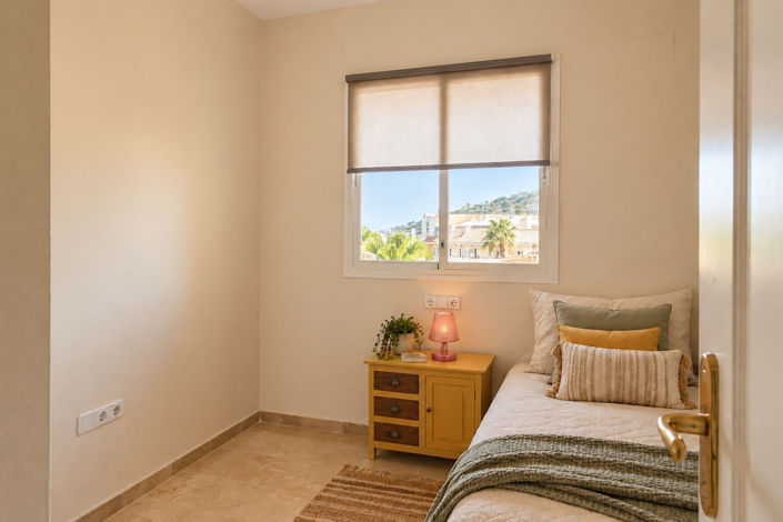 Image No.10-2 Bed Apartment for sale