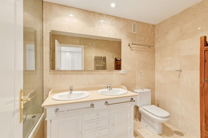 Image No.12-2 Bed Apartment for sale
