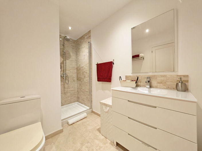 Image No.28-3 Bed Villa for sale