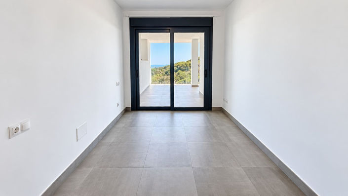 Image No.13-2 Bed Apartment for sale